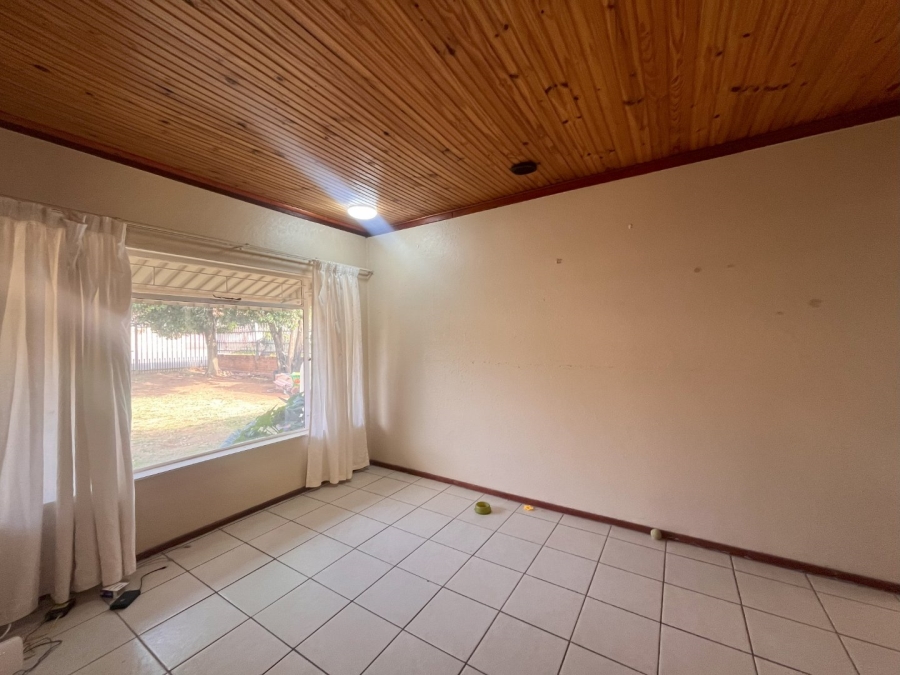4 Bedroom Property for Sale in Pellissier Free State